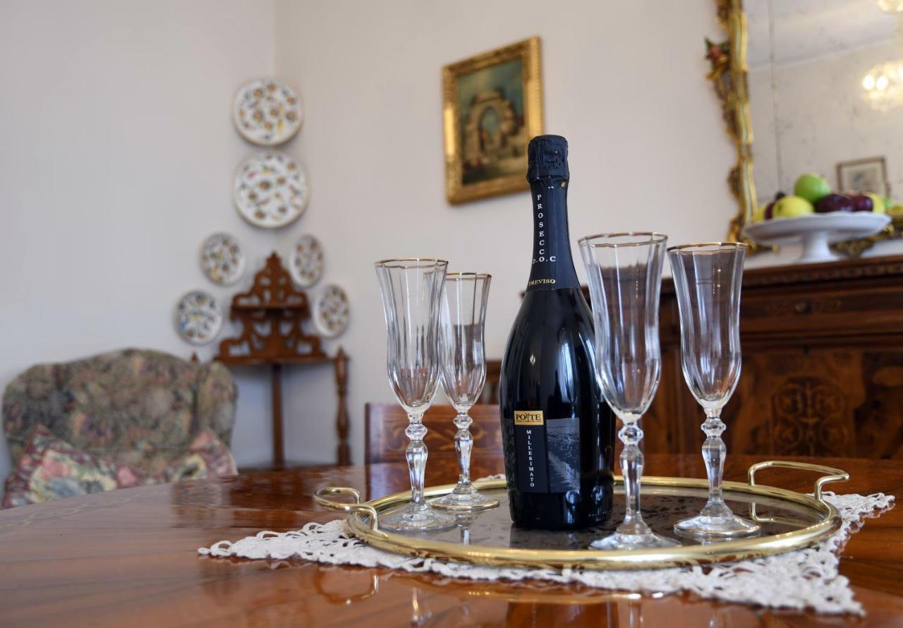 Residenza Ca Trinita Apartment Venesia Bagian luar foto